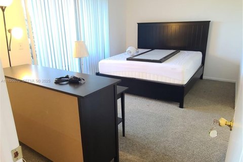 Condo in Margate, Florida, 2 bedrooms № 1986997 - photo 15