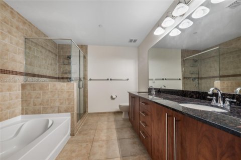 Touwnhouse à vendre à Miami, Floride: 1 chambre, 121.52 m2 № 2153883 - photo 16