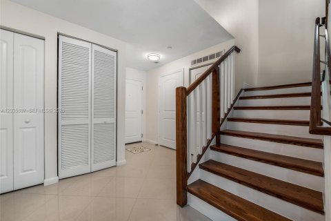 Touwnhouse à vendre à Miami, Floride: 1 chambre, 121.52 m2 № 2153883 - photo 11