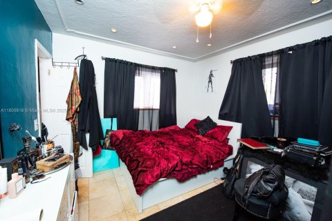 House in North Miami Beach, Florida 5 bedrooms, 207.73 sq.m. № 2021761 - photo 7