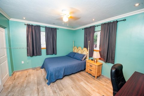 House in North Miami Beach, Florida 5 bedrooms, 207.73 sq.m. № 2021761 - photo 16