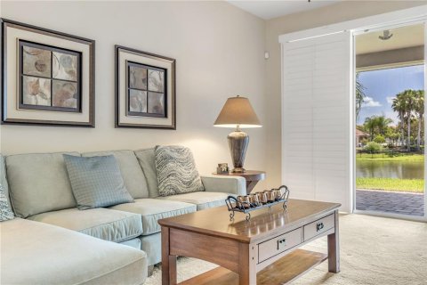 Townhouse in New Smyrna Beach, Florida 3 bedrooms, 175.68 sq.m. № 2210510 - photo 25
