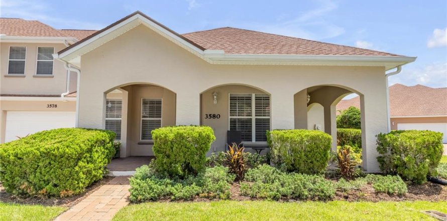 Townhouse in New Smyrna Beach, Florida 3 bedrooms, 175.68 sq.m. № 2210510