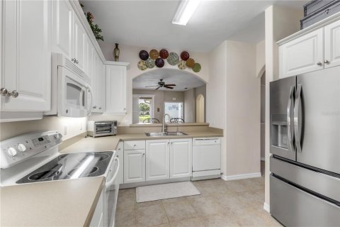 Townhouse in New Smyrna Beach, Florida 3 bedrooms, 175.68 sq.m. № 2210510 - photo 22