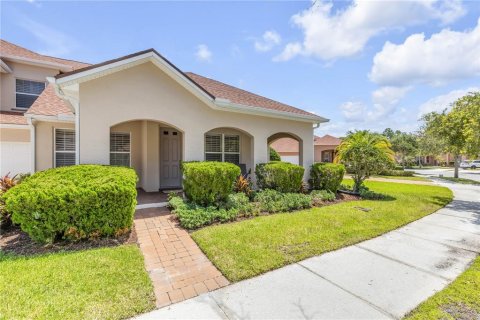 Townhouse in New Smyrna Beach, Florida 3 bedrooms, 175.68 sq.m. № 2210510 - photo 2
