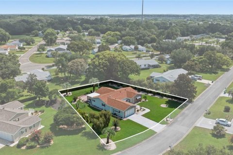 House in Summerfield, Florida 3 bedrooms, 184.69 sq.m. № 2195803 - photo 9