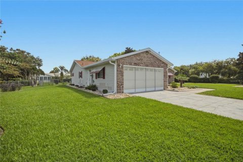 House in Summerfield, Florida 3 bedrooms, 184.69 sq.m. № 2195803 - photo 8