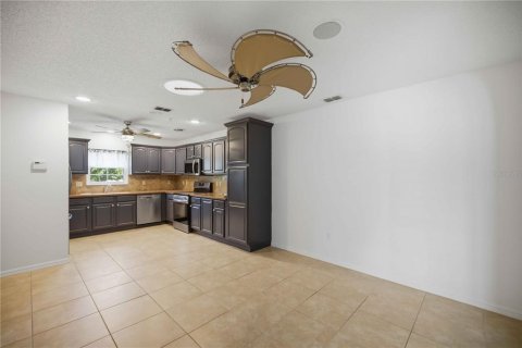 House in Summerfield, Florida 3 bedrooms, 184.69 sq.m. № 2195803 - photo 17