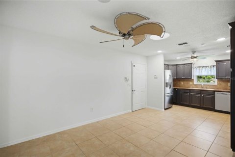 House in Summerfield, Florida 3 bedrooms, 184.69 sq.m. № 2195803 - photo 18