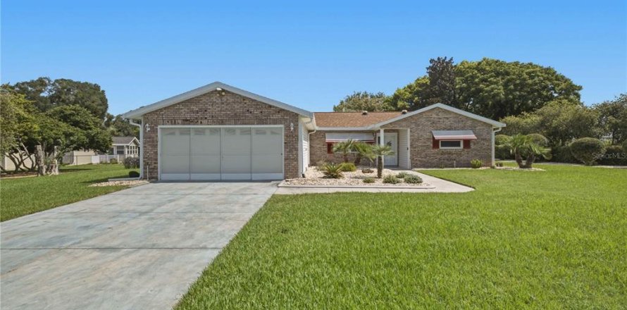 House in Summerfield, Florida 3 bedrooms, 184.69 sq.m. № 2195803