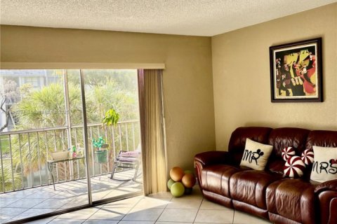 Condo in Hialeah, Florida, 2 bedrooms  № 1974532 - photo 26