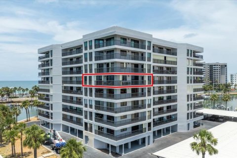 Condo in Clearwater, Florida, 2 bedrooms  № 1775511 - photo 1