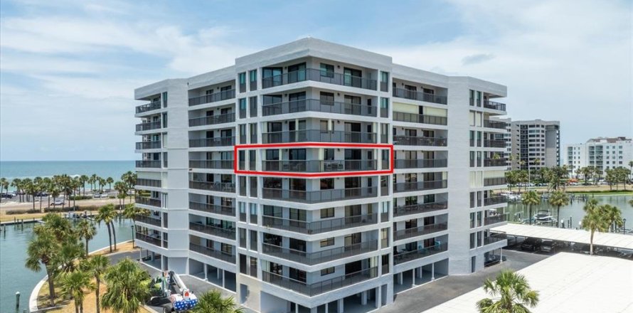 Condo in Clearwater, Florida, 2 bedrooms № 1775511