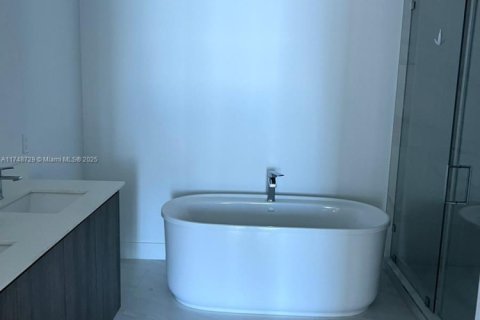 Condo in Sunny Isles Beach, Florida, 2 bedrooms  № 2013731 - photo 6