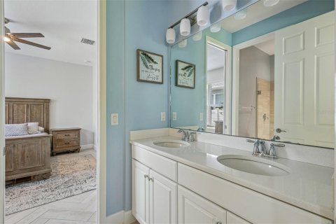 House in Riverview, Florida 5 bedrooms, 324.14 sq.m. № 2203243 - photo 18