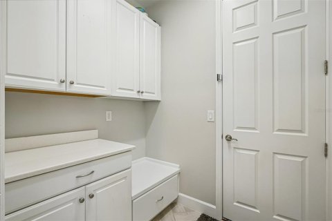 House in Riverview, Florida 5 bedrooms, 324.14 sq.m. № 2203243 - photo 20