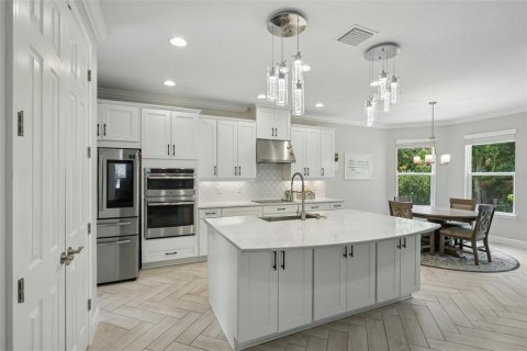House in Riverview, Florida 5 bedrooms, 324.14 sq.m. № 2203243 - photo 12