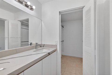 Townhouse in Tamarac, Florida 3 bedrooms, 127.55 sq.m. № 2043120 - photo 24