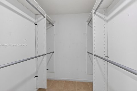 Townhouse in Tamarac, Florida 3 bedrooms, 127.55 sq.m. № 2043120 - photo 25