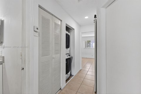 Townhouse in Tamarac, Florida 3 bedrooms, 127.55 sq.m. № 2043120 - photo 26