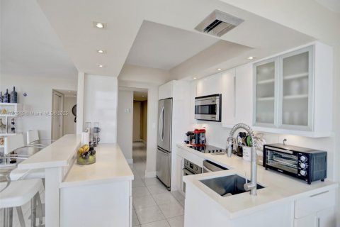 Copropriété à louer à Aventura, Floride: 2 chambres, 149.11 m2 № 1861343 - photo 3