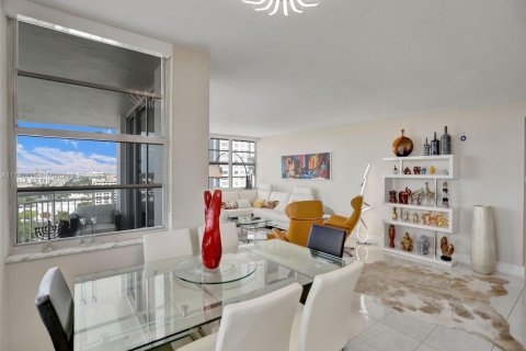 Copropriété à louer à Aventura, Floride: 2 chambres, 149.11 m2 № 1861343 - photo 9