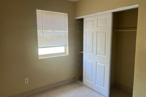 House in Pompano Beach, Florida 4 bedrooms, 111.48 sq.m. № 2280995 - photo 12