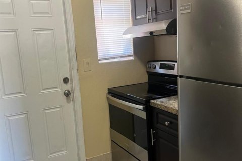 House in Pompano Beach, Florida 4 bedrooms, 111.48 sq.m. № 2280995 - photo 6