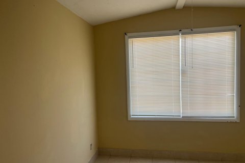 House in Pompano Beach, Florida 4 bedrooms, 111.48 sq.m. № 2280995 - photo 14