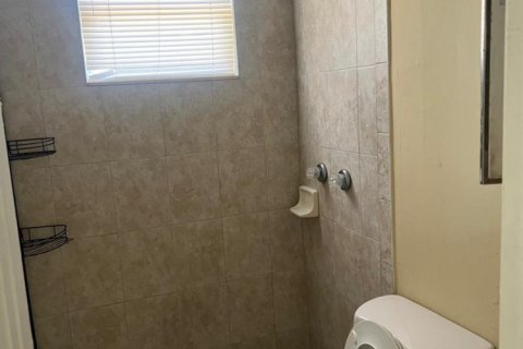House in Pompano Beach, Florida 4 bedrooms, 111.48 sq.m. № 2280995 - photo 3