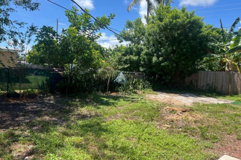 House in Pompano Beach, Florida 4 bedrooms, 111.48 sq.m. № 2280995 - photo 5