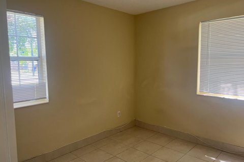House in Pompano Beach, Florida 4 bedrooms, 111.48 sq.m. № 2280995 - photo 18