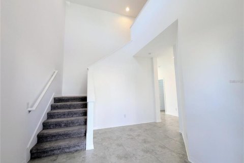 House in Zephyrhills, Florida 4 bedrooms, 242.94 sq.m. № 1902642 - photo 4