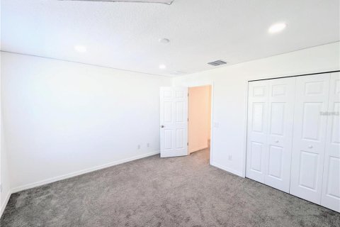 House in Zephyrhills, Florida 4 bedrooms, 242.94 sq.m. № 1902642 - photo 22