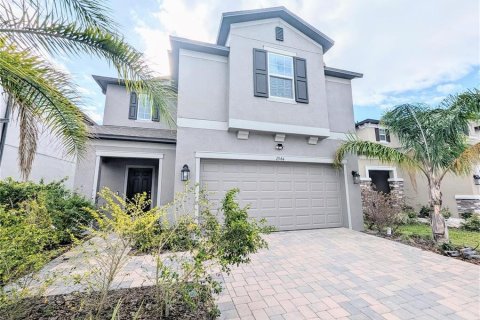 House in Zephyrhills, Florida 4 bedrooms, 242.94 sq.m. № 1902642 - photo 1