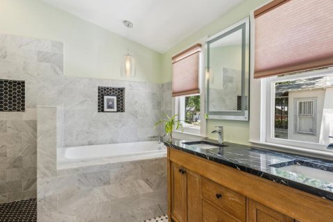 Casa en venta en Sarasota, Florida, 2 dormitorios, 171.4 m2 № 1791729 - foto 25