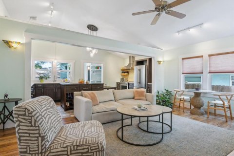 Casa en venta en Sarasota, Florida, 2 dormitorios, 171.4 m2 № 1791729 - foto 2