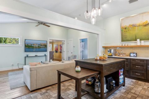 Casa en venta en Sarasota, Florida, 2 dormitorios, 171.4 m2 № 1791729 - foto 11