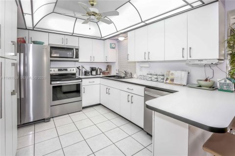 Купить виллу или дом в Холливуд, Флорида 3 спальни, 134.62м2, № 2043608 - фото 6