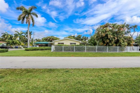 Купить виллу или дом в Холливуд, Флорида 3 спальни, 134.62м2, № 2043608 - фото 27