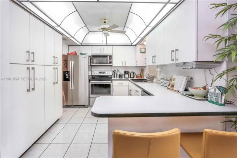 Купить виллу или дом в Холливуд, Флорида 3 спальни, 134.62м2, № 2043608 - фото 9