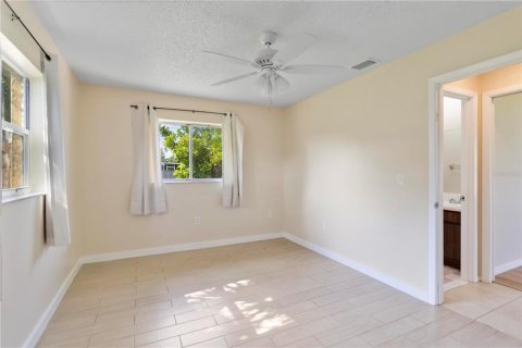 House in Englewood, Florida 2 bedrooms, 113.99 sq.m. № 1841747 - photo 16