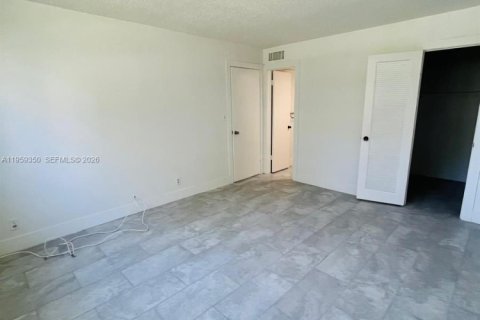 Condominio en alquiler en Lauderdale Lakes, Florida, 2 dormitorios, 89.19 m2 № 2020063 - foto 8