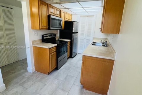 Condominio en alquiler en Lauderdale Lakes, Florida, 2 dormitorios, 89.19 m2 № 2020063 - foto 4