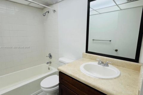 Condominio en alquiler en Lauderdale Lakes, Florida, 2 dormitorios, 89.19 m2 № 2020063 - foto 7