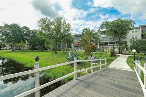 Condominio en alquiler en Lauderdale Lakes, Florida, 2 dormitorios, 89.19 m2 № 2020063 - foto 15
