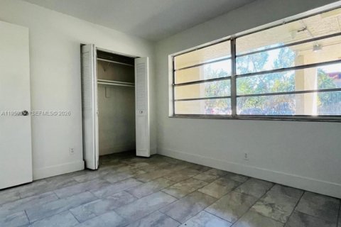 Condominio en alquiler en Lauderdale Lakes, Florida, 2 dormitorios, 89.19 m2 № 2020063 - foto 6