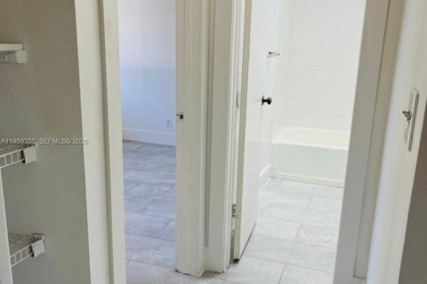 Condominio en alquiler en Lauderdale Lakes, Florida, 2 dormitorios, 89.19 m2 № 2020063 - foto 10