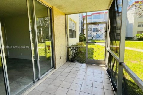 Condominio en alquiler en Lauderdale Lakes, Florida, 2 dormitorios, 89.19 m2 № 2020063 - foto 16