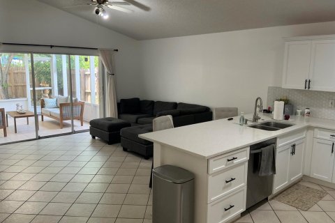 Villa ou maison à vendre à Boynton Beach, Floride: 3 chambres, 161.46 m2 № 2078396 - photo 7
